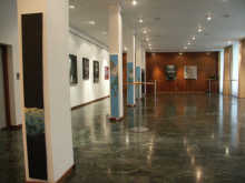 Lee Wood und Martin Gut in der Schweizer Botschaft in London, Kunstausstellung: Portraits and Opinions. 2004