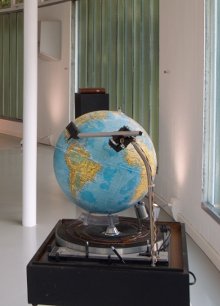 Spiel mir das Lied der Welt, Kunstobjekt von Martin Gut, 2008